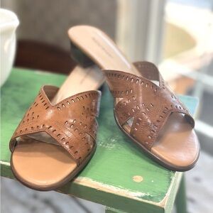 Naturalizer Leather Slip-On Sandals. Women's Sz 8. Medium Brown | Cut Outs